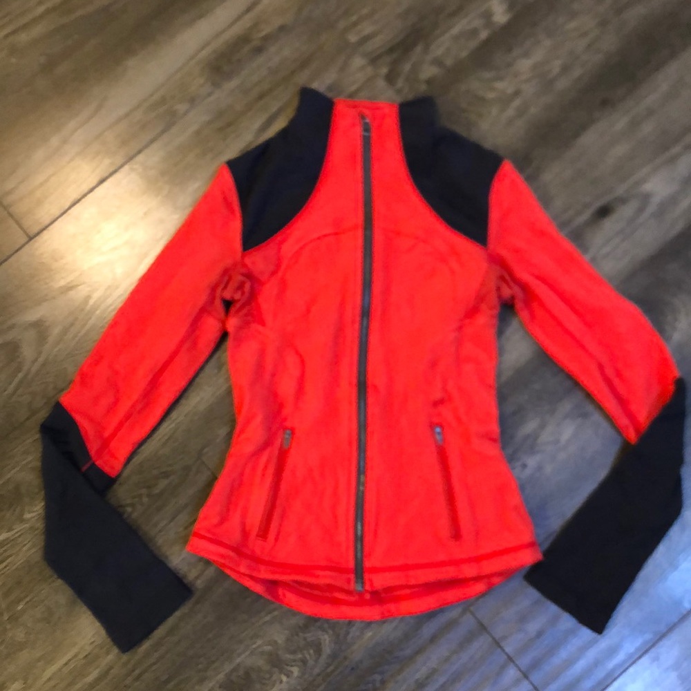 Lululemon jacket size 4